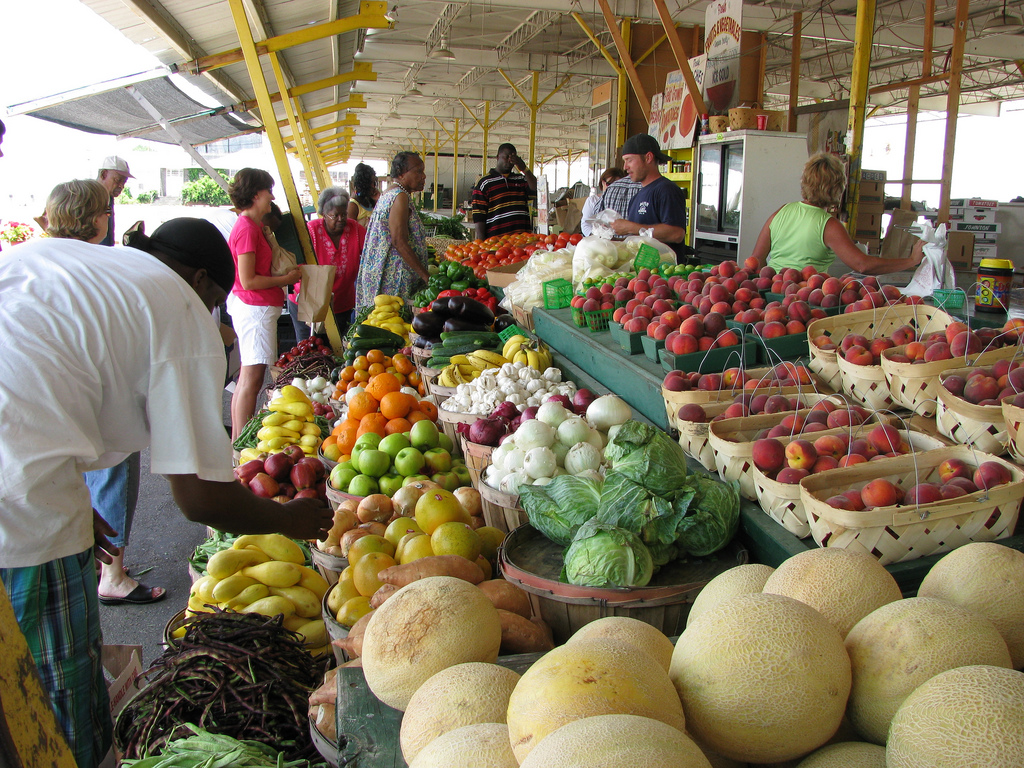 Farmers Market Photo by Natalie Mayor Flickr 2